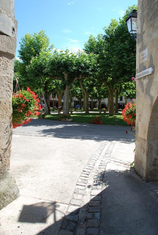 La Maison Des Cornieres Fources Exterior photo